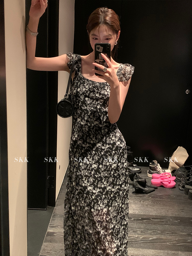 Ruffled Floral Midi Dress with Waist-Cinching Design â€“ Perfect for 90s and Y2K Inspired Date Night Outfits