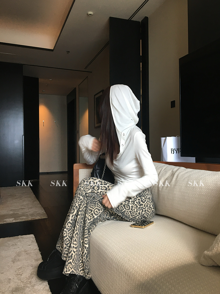 Ruffled Hooded Long Sleeve Base Layer Top for Women in Heat Release Tencel Acetate - Slim Fit, Trendy Layering Essential Ruffled Hooded Long Sleeve Base Layer Top for Women in Heat Release Tencel Acetate - Slim Fit, Trendy Layering Essential