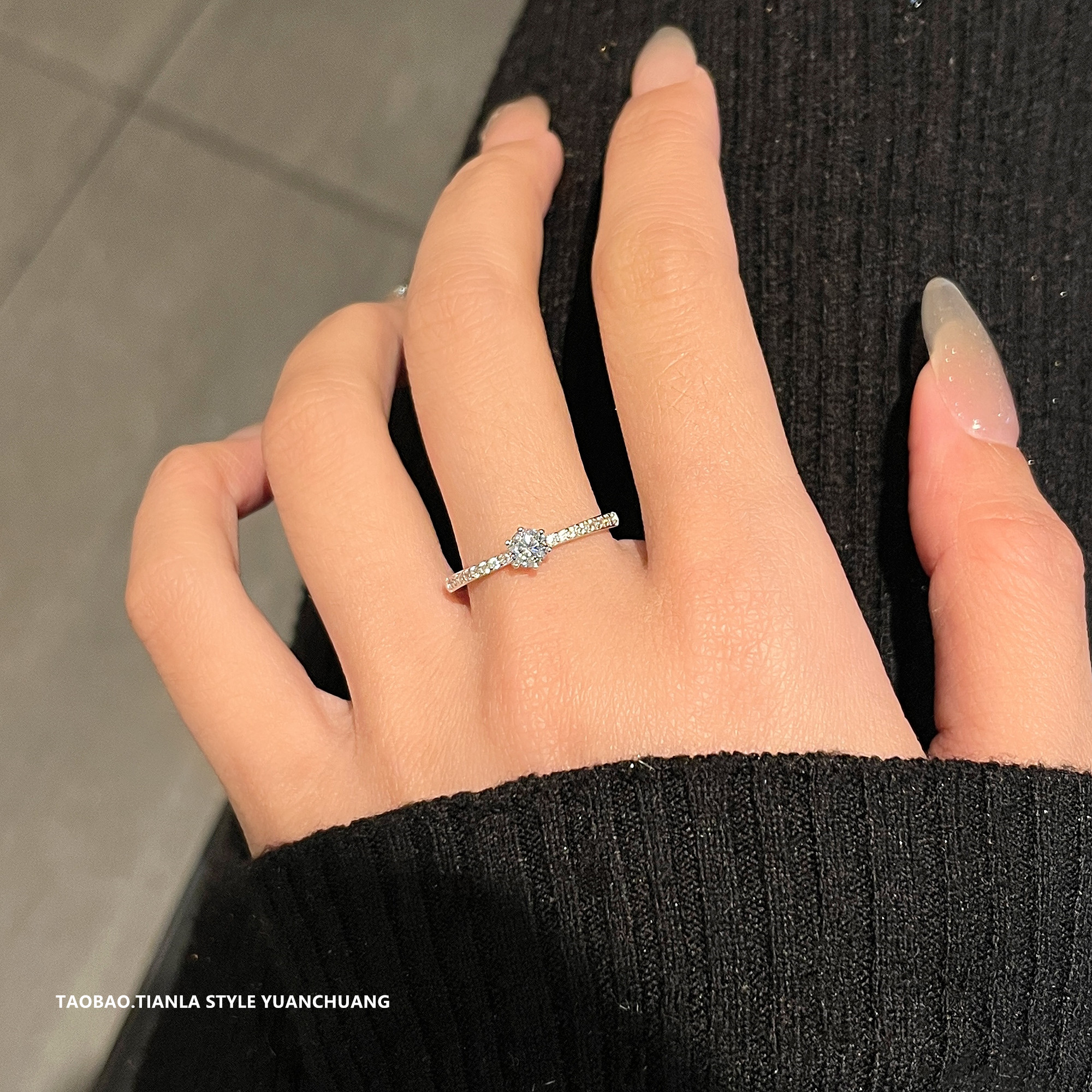 S925 Pure Silver Six-Claw Diamond Ring for Women, Minimalist High-End Light Luxury Jewelry, Elegant Fine Ring S925 Pure Silver Six-Claw Diamond Ring for Women, Minimalist High-End Light Luxury Jewelry, Elegant Fine Ring