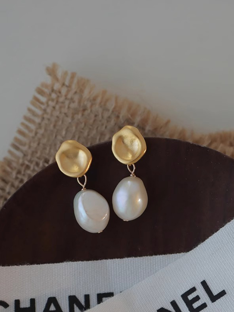 S925 Silver Needle Niche Design Earrings for Women with Natural Pearl Ear Clips - Elegant Jewelry for Any Occasion S925 Silver Needle Niche Design Earrings for Women with Natural Pearl Ear Clips - Elegant Jewelry for Any Occasion