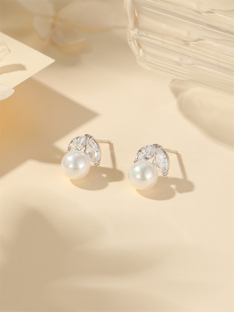 S925 Sterling Silver Pearl Earrings for Women, Elegant Classy Design, High-End Temperament Accessories, Perfect for Formal Occasions S925 Sterling Silver Pearl Earrings for Women, Elegant Classy Design, High-End Temperament Accessories, Perfect for Formal Occasions