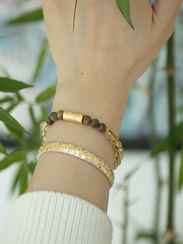 Sandalwood Bracelet with Crystal Beads, Pure Silver Plated, Light Luxury Chinese Style Jewelry, Long-Lasting Fortune Design Sandalwood Bracelet with Crystal Beads, Pure Silver Plated, Light Luxury Chinese Style Jewelry, Long-Lasting Fortune Design
