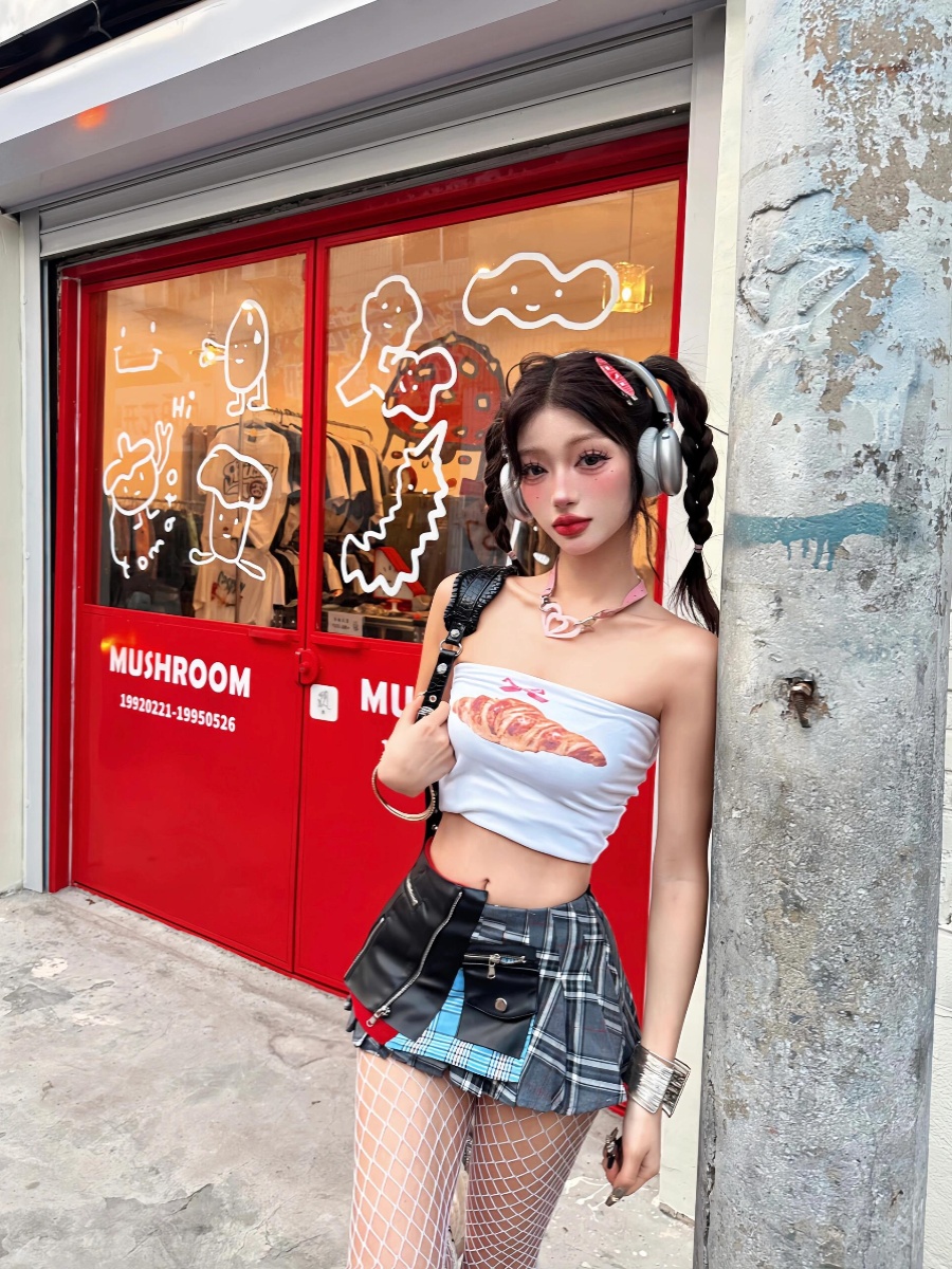 Sexy American-Style Plaid Crop Top and Pleated Mini Skirt Set for Women - Summer Fashion, Cute 90s Inspired Look