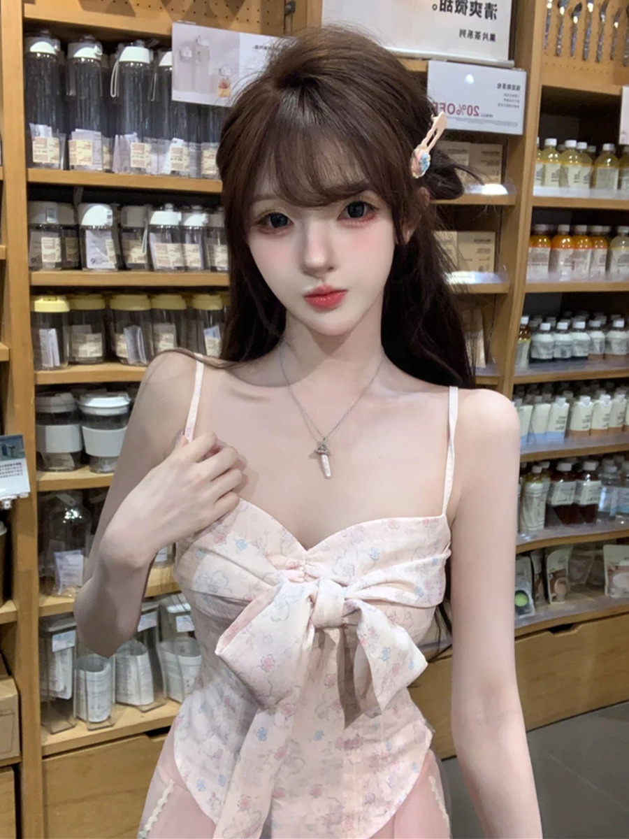 Sexy Bow Sleeveless Camisole for Women - Spring/Summer Sweet and Spicy Style, Slim Fit Top, Perfect for 90s and Y2K Fashion