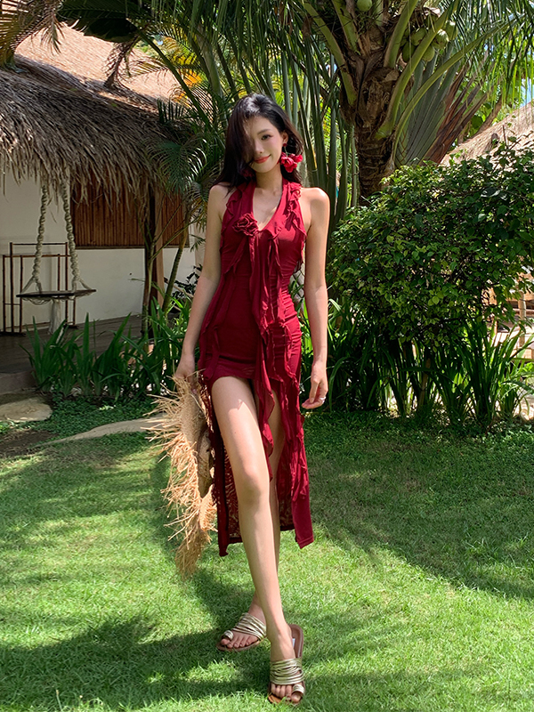 Sexy French-Style Bodycon Dress with Irregular Ruffles, Halter Neck, and Waist-Cinching Slimming Effect for Beach Vacations Sexy French-Style Bodycon Dress with Irregular Ruffles, Halter Neck, and Waist-Cinching Slimming Effect for Beach Vacations