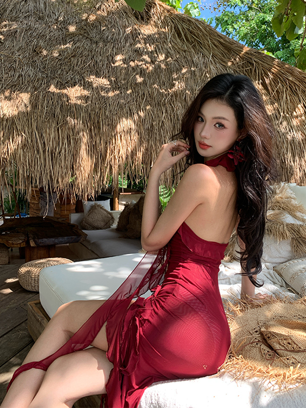 Sexy French-Style Bodycon Dress with Irregular Ruffles, Halter Neck, and Waist-Cinching Slimming Effect for Beach Vacations Sexy French-Style Bodycon Dress with Irregular Ruffles, Halter Neck, and Waist-Cinching Slimming Effect for Beach Vacations