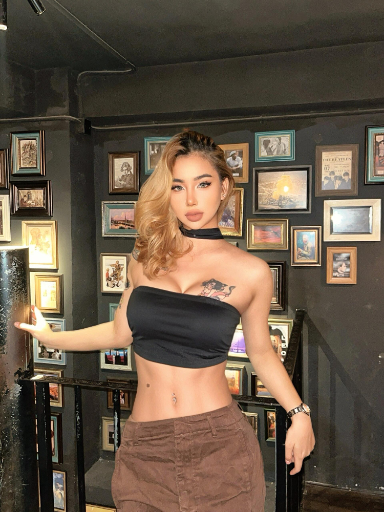 Sexy Halter Strap Tank Top for Women - Slim Fit Crop Top, 2025 Summer Style, European and American Fashion