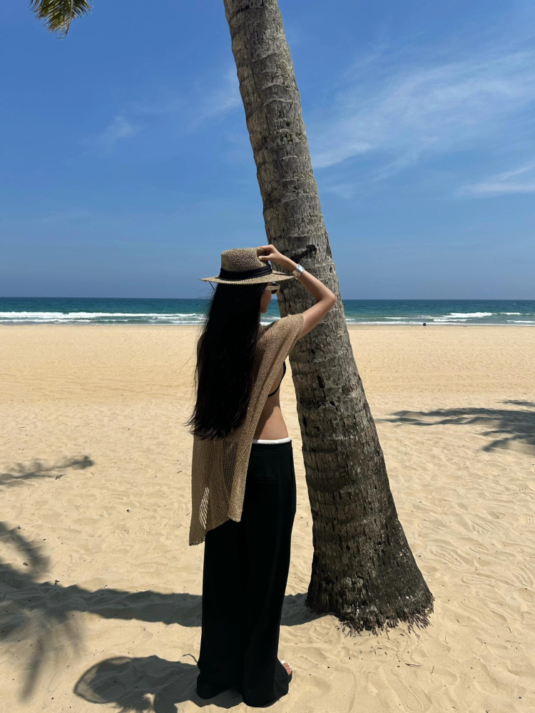 Sexy Knitted Hollow One-Piece Top for Women - Summer Halter Camisole with Versatile Styles - Vacation Fashion Sexy Knitted Hollow One-Piece Top for Women - Summer Halter Camisole with Versatile Styles - Vacation Fashion