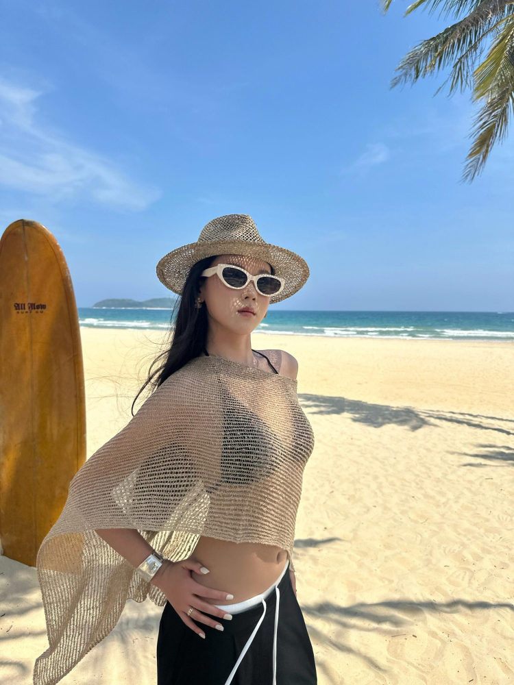 Sexy Knitted Hollow One-Piece Top for Women - Summer Halter Camisole with Versatile Styles - Vacation Fashion Sexy Knitted Hollow One-Piece Top for Women - Summer Halter Camisole with Versatile Styles - Vacation Fashion