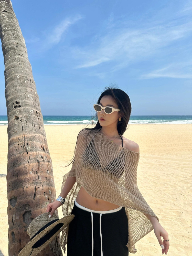 Sexy Knitted Hollow One-Piece Top for Women - Summer Halter Camisole with Versatile Styles - Vacation Fashion