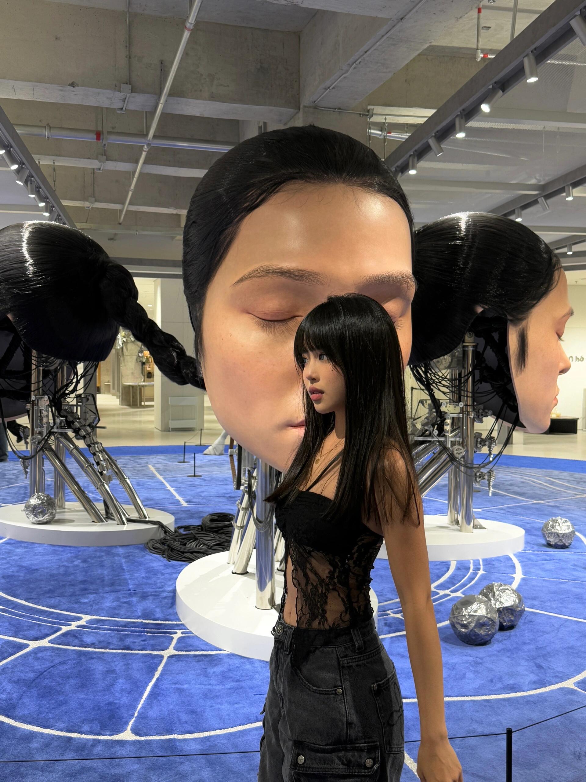 Sexy Lace Strapless Camisole for Women - Slim Fit Sheer Cropped Top in European and American Style for Summer 2025 Sexy Lace Strapless Camisole for Women - Slim Fit Sheer Cropped Top in European and American Style for Summer 2025