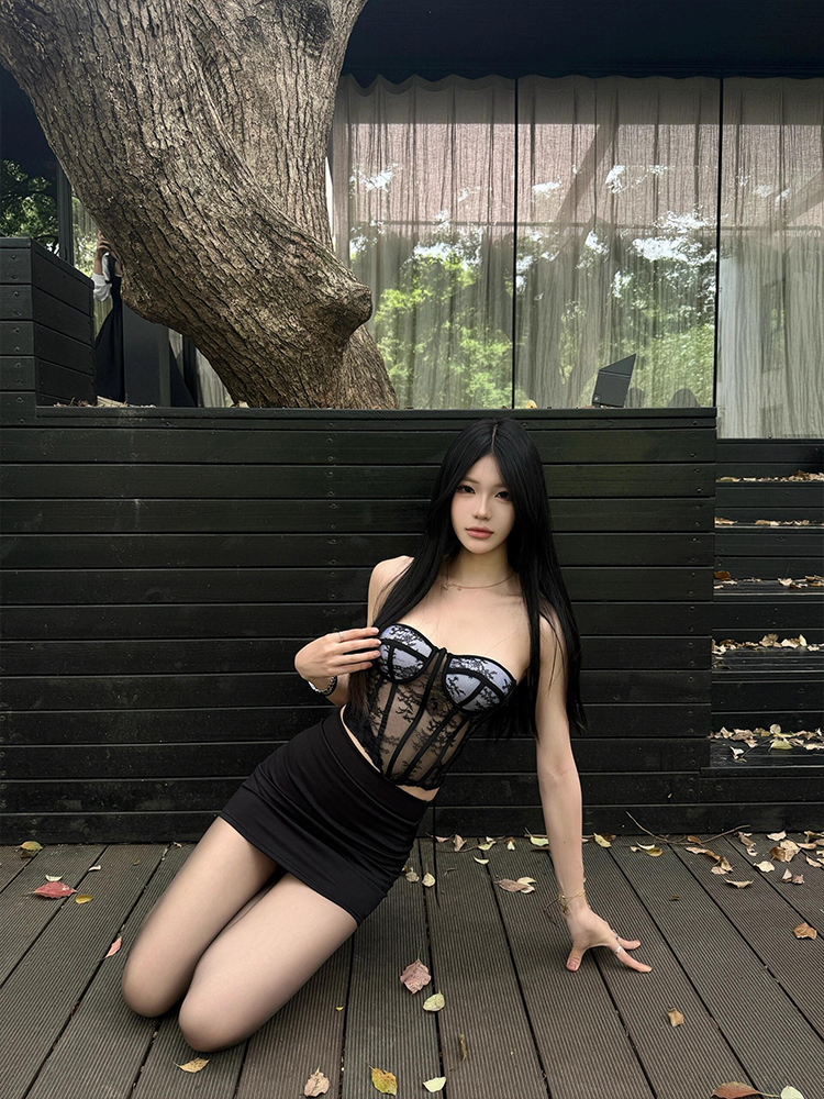 Sexy Transparent Lace Printed Strapless Top for Women - Fitted Slimming Short Style, Eccentric Design for Night Out Sexy Transparent Lace Printed Strapless Top for Women - Fitted Slimming Short Style, Eccentric Design for Night Out