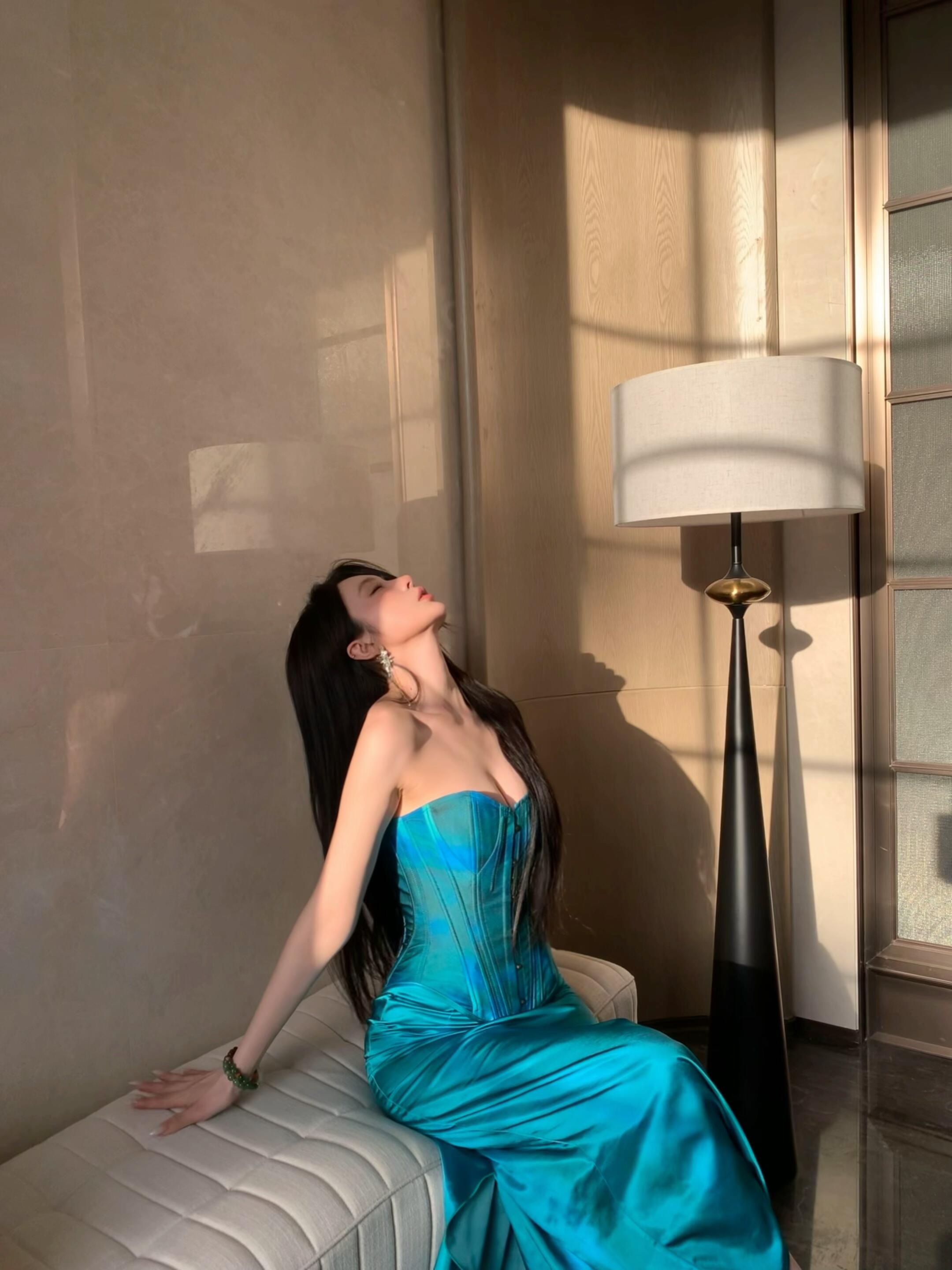 Sexy Two-Piece Set: Fishbone Corset Camisole Top & Satin Mermaid Bodycon Skirt - European and American Style Sexy Two-Piece Set: Fishbone Corset Camisole Top & Satin Mermaid Bodycon Skirt - European and American Style