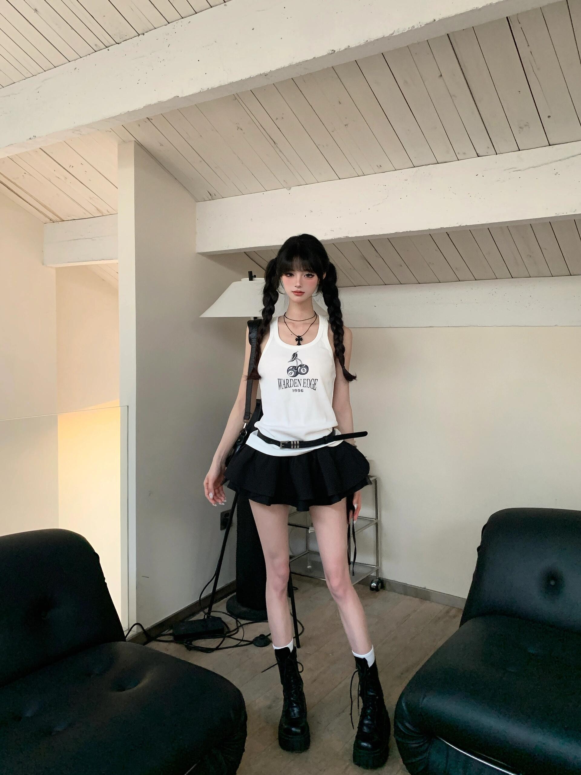 Sexy U-Neck Printed Camisole Top & High-Waisted A-Line Pleated Mini Skirt Set - American Style Summer Outfit for Women Sexy U-Neck Printed Camisole Top & High-Waisted A-Line Pleated Mini Skirt Set - American Style Summer Outfit for Women