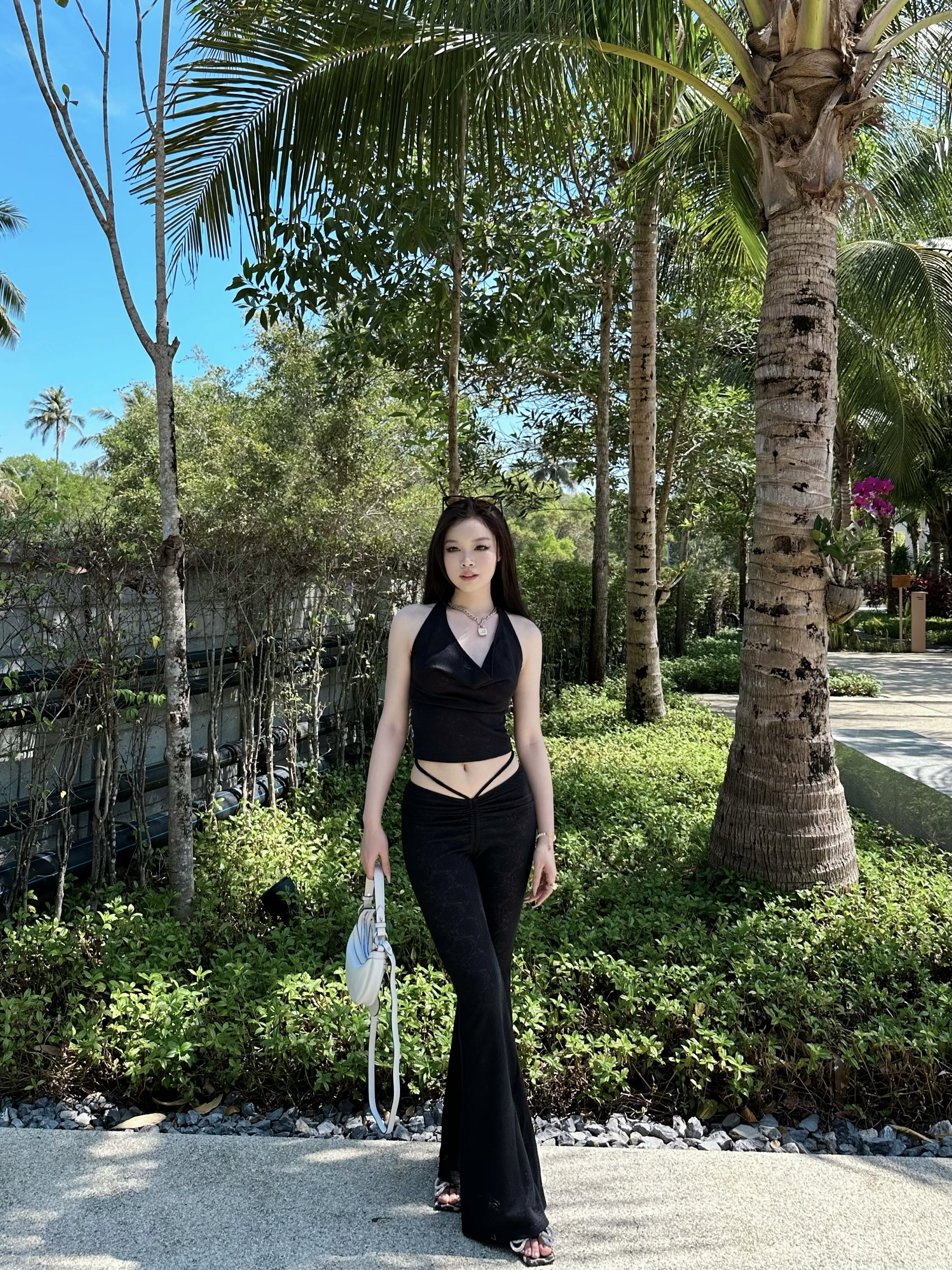 Sheer Lace Two-Color Set - Flirty Rose-Inspired Design for Early Summer - Sexy Yet Innocent Style Sheer Lace Two-Color Set - Flirty Rose-Inspired Design for Early Summer - Sexy Yet Innocent Style