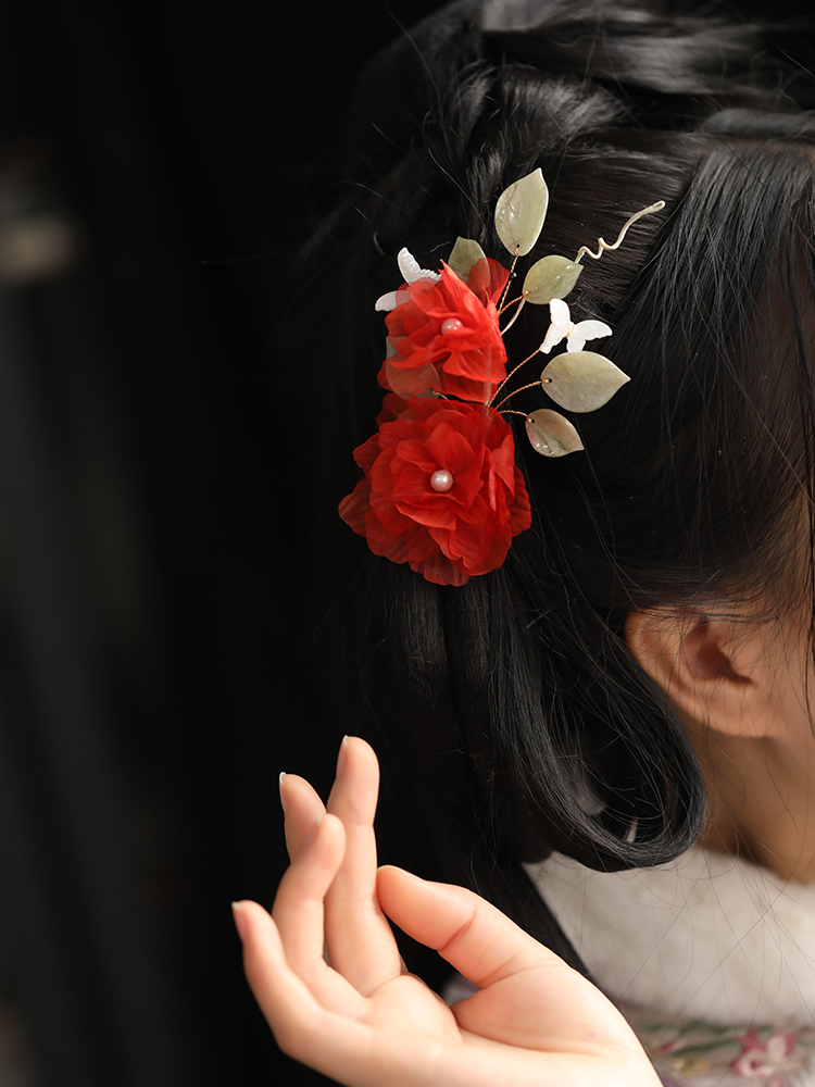 Silk Embossed Flower Hanfu Headdress U-Shaped Hairpin - Classical Ultra-Fairy Xiuhua Hair Accessory for Elegant Looks Silk Embossed Flower Hanfu Headdress U-Shaped Hairpin - Classical Ultra-Fairy Xiuhua Hair Accessory for Elegant Looks