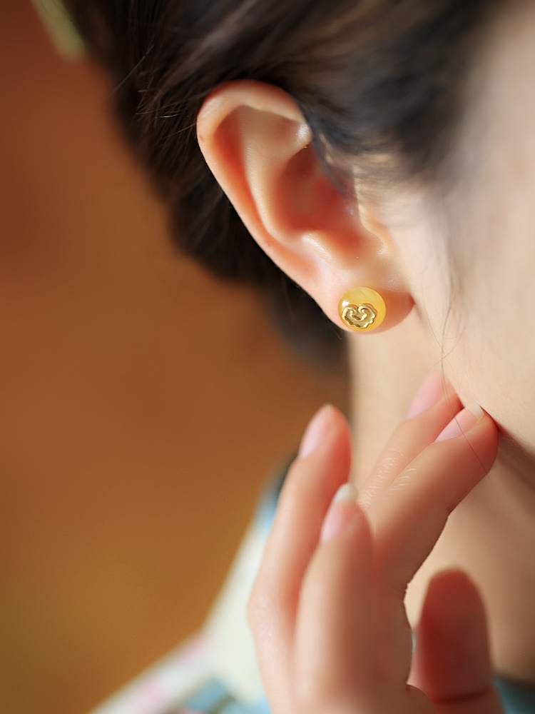 Silver Artisan Ruyi Beeswax Amber Earrings - High-End Light Luxury Women's Ancient Style Accessories Silver Artisan Ruyi Beeswax Amber Earrings - High-End Light Luxury Women's Ancient Style Accessories