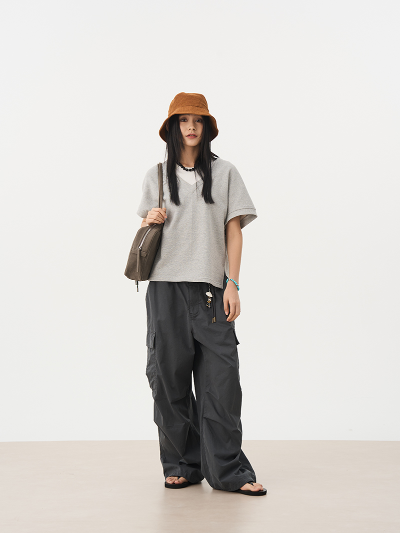 Simple Gray Pure Cotton Loop V-Neck Short Sleeve T-Shirt - Loose Versatile Essential for Autumn 2025 Fashion Simple Gray Pure Cotton Loop V-Neck Short Sleeve T-Shirt - Loose Versatile Essential for Autumn 2025 Fashion