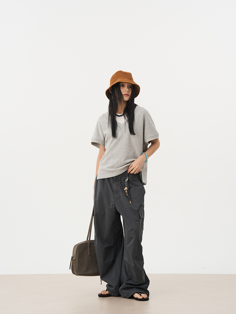 Simple Gray Pure Cotton Loop V-Neck Short Sleeve T-Shirt - Loose Versatile Essential for Autumn 2025 Fashion Simple Gray Pure Cotton Loop V-Neck Short Sleeve T-Shirt - Loose Versatile Essential for Autumn 2025 Fashion