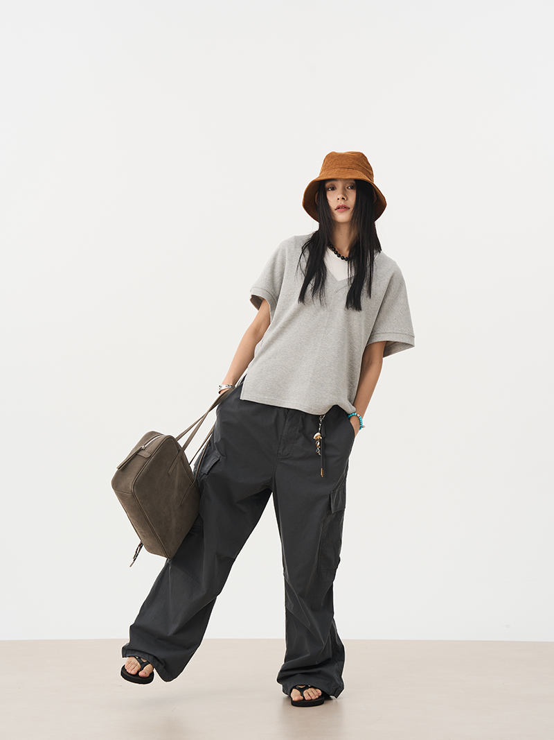 Simple Gray Pure Cotton Loop V-Neck Short Sleeve T-Shirt - Loose Versatile Essential for Autumn 2025 Fashion Simple Gray Pure Cotton Loop V-Neck Short Sleeve T-Shirt - Loose Versatile Essential for Autumn 2025 Fashion