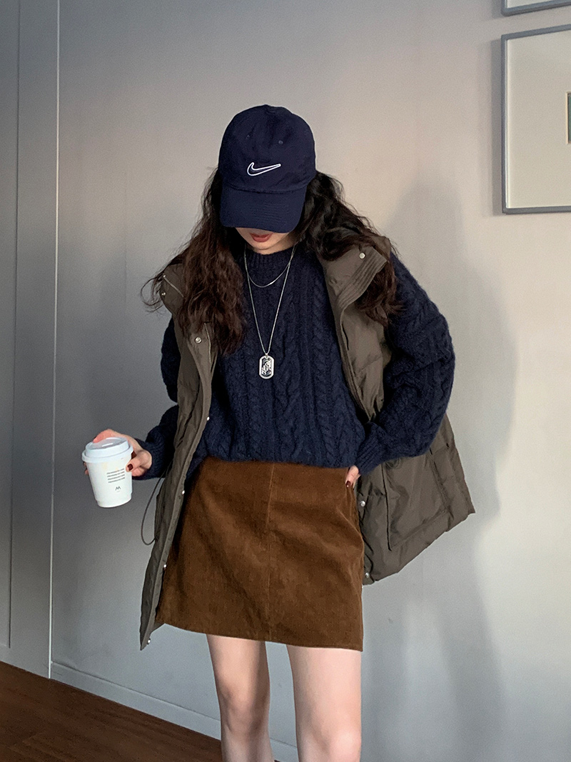 Slim Fit A-Line Corduroy Work Skirt for Women, Autumn/Winter 2025, Lengthening Legs, Versatile Half Skirt, Trendy Office Fashion