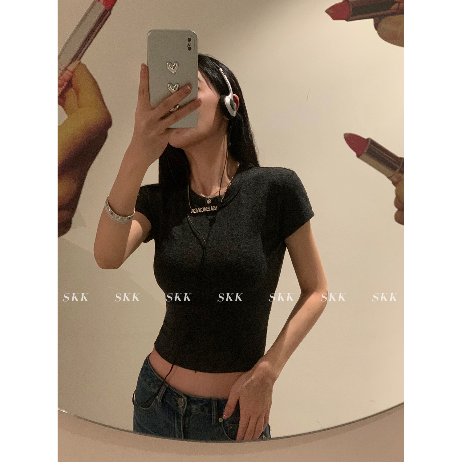 Slim Fit Round Neck Short Sleeve T-Shirt for Women - Sexy Basic Top, Flattering Design, Perfect for Spring/Summer 2025, Casual Style Slim Fit Round Neck Short Sleeve T-Shirt for Women - Sexy Basic Top, Flattering Design, Perfect for Spring/Summer 2025, Casual Style