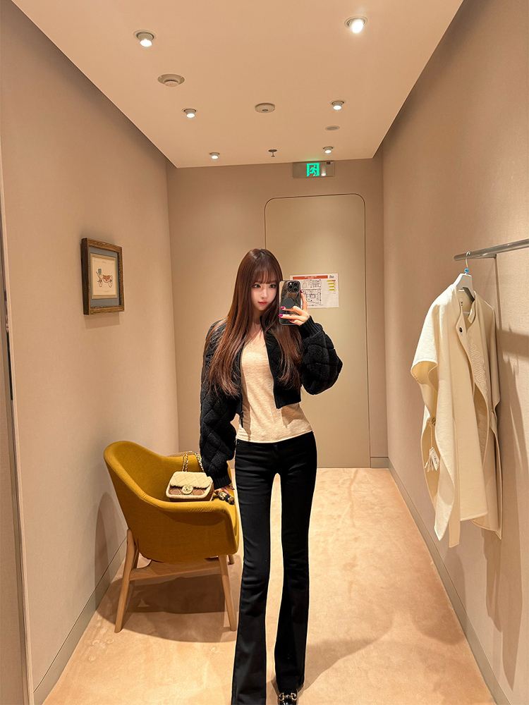 Slim Fit Wine Glass Leg Pants for Women - Flattering Casual Jeans for Spring & Summer, Perfect for Tall Figures, Leg-Elongating Style Slim Fit Wine Glass Leg Pants for Women - Flattering Casual Jeans for Spring & Summer, Perfect for Tall Figures, Leg-Elongating Style