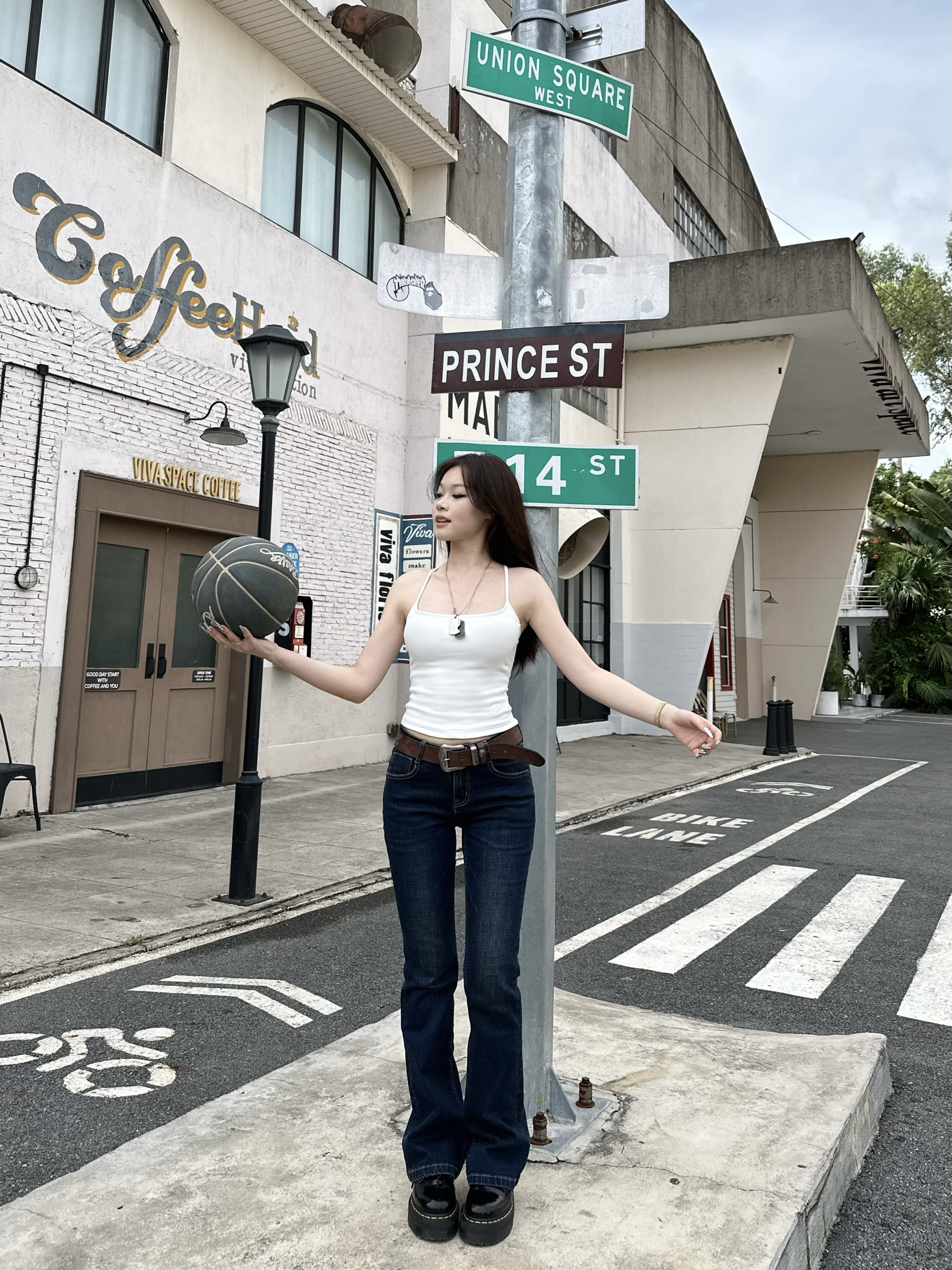 Slim High-Stretch Mid-Waist Flared Jeans | Leg-Enhancing, Knee-Length Design | Trendy Y2K Style Pants Slim High-Stretch Mid-Waist Flared Jeans | Leg-Enhancing, Knee-Length Design | Trendy Y2K Style Pants