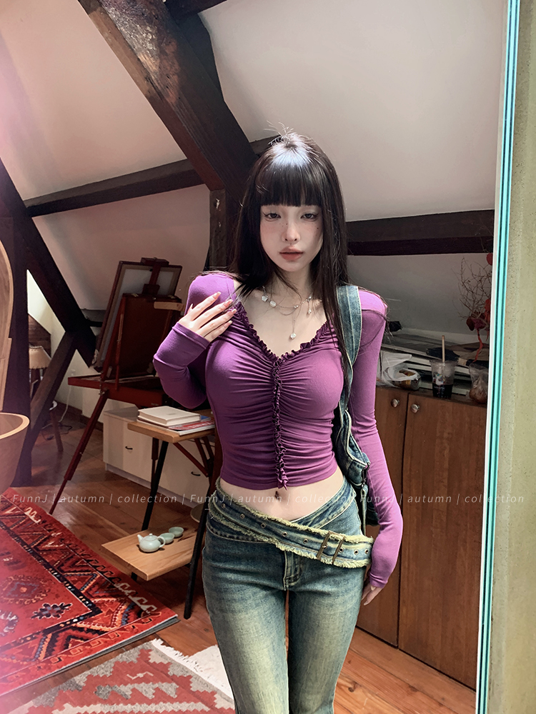 Slimming Knit Top for Women - Heart-Stealing Spicy Pet Design, Niche Waist-Defining Base Layer for Autumn Fashion Slimming Knit Top for Women - Heart-Stealing Spicy Pet Design, Niche Waist-Defining Base Layer for Autumn Fashion