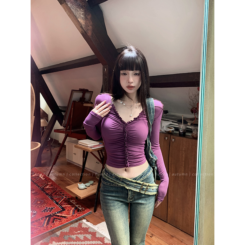 Slimming Knit Top for Women - Heart-Stealing Spicy Pet Design, Niche Waist-Defining Base Layer for Autumn Fashion Slimming Knit Top for Women - Heart-Stealing Spicy Pet Design, Niche Waist-Defining Base Layer for Autumn Fashion