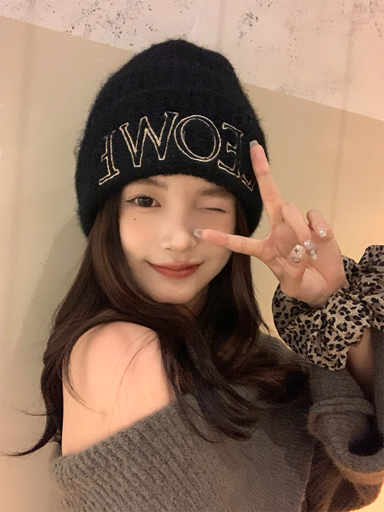 Slouchy Black Wool Hat with My Head is Not Round Lettering - Cozy Winter Knitted Beanie for Ear Protection Slouchy Black Wool Hat with My Head is Not Round Lettering - Cozy Winter Knitted Beanie for Ear Protection