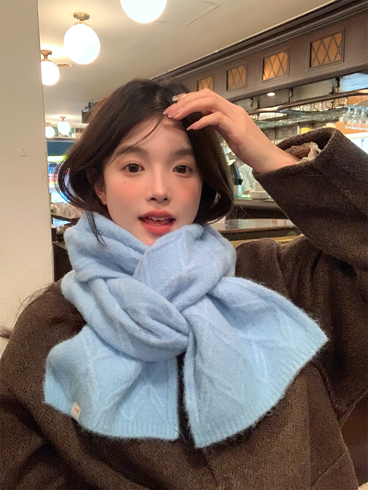 Soft Fluffy Diamond-Patterned Scarf for Women - Warm Plush Neck Warmer, Versatile Autumn Winter Style, Cozy Fashion Accessory