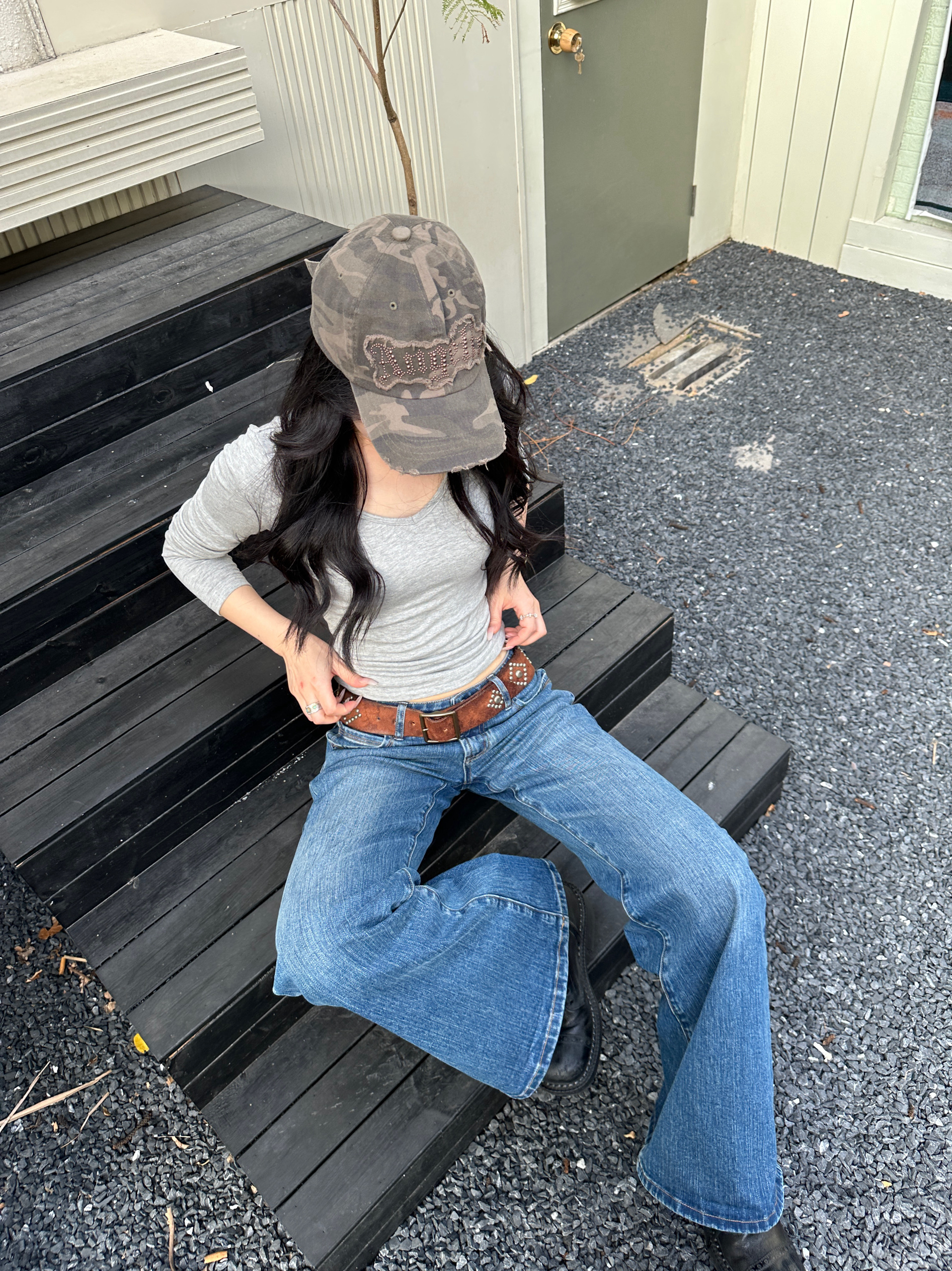 Soft Velvet V-Neck Long Sleeve Base Shirt - Basic Popchee Design for a Stylish Winter Look Soft Velvet V-Neck Long Sleeve Base Shirt - Basic Popchee Design for a Stylish Winter Look