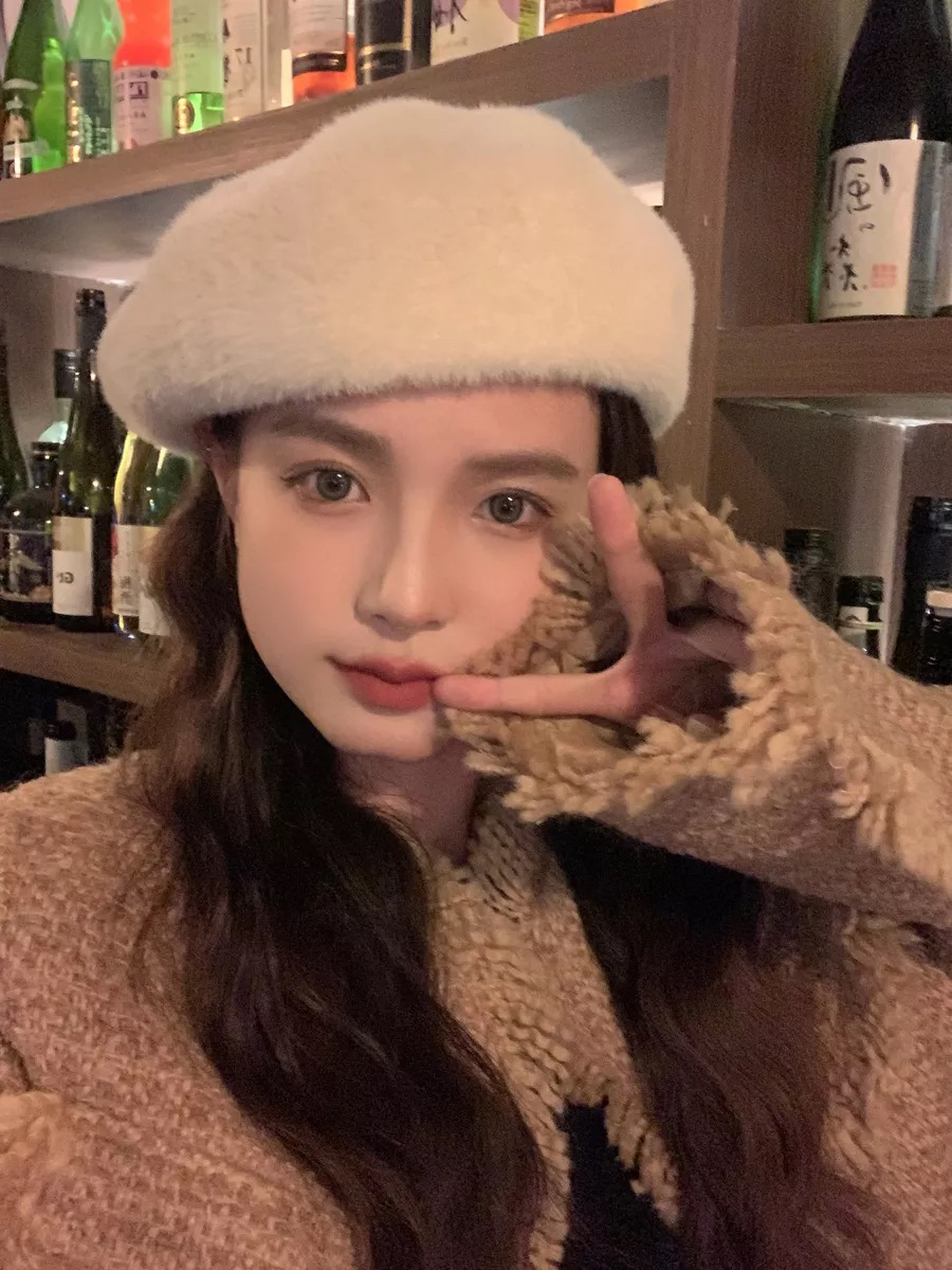 Solid Color Mink Fur Beret for Women - Plush Winter Painter Hat 2025, Face-Shaping Design, Trendy Y2K Fashion Accessory Solid Color Mink Fur Beret for Women - Plush Winter Painter Hat 2025, Face-Shaping Design, Trendy Y2K Fashion Accessory