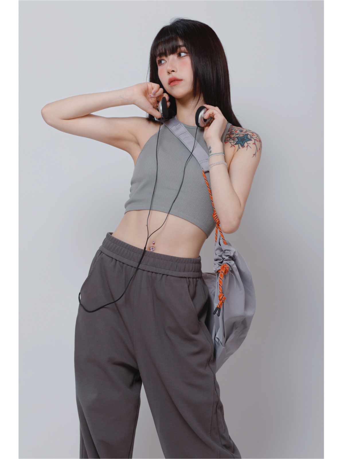 Solid Color Sleeveless Yoga Fitness Top for Women - Slim Fit, Flattering Round Neck, Short Style for Spicy Girl Vibes