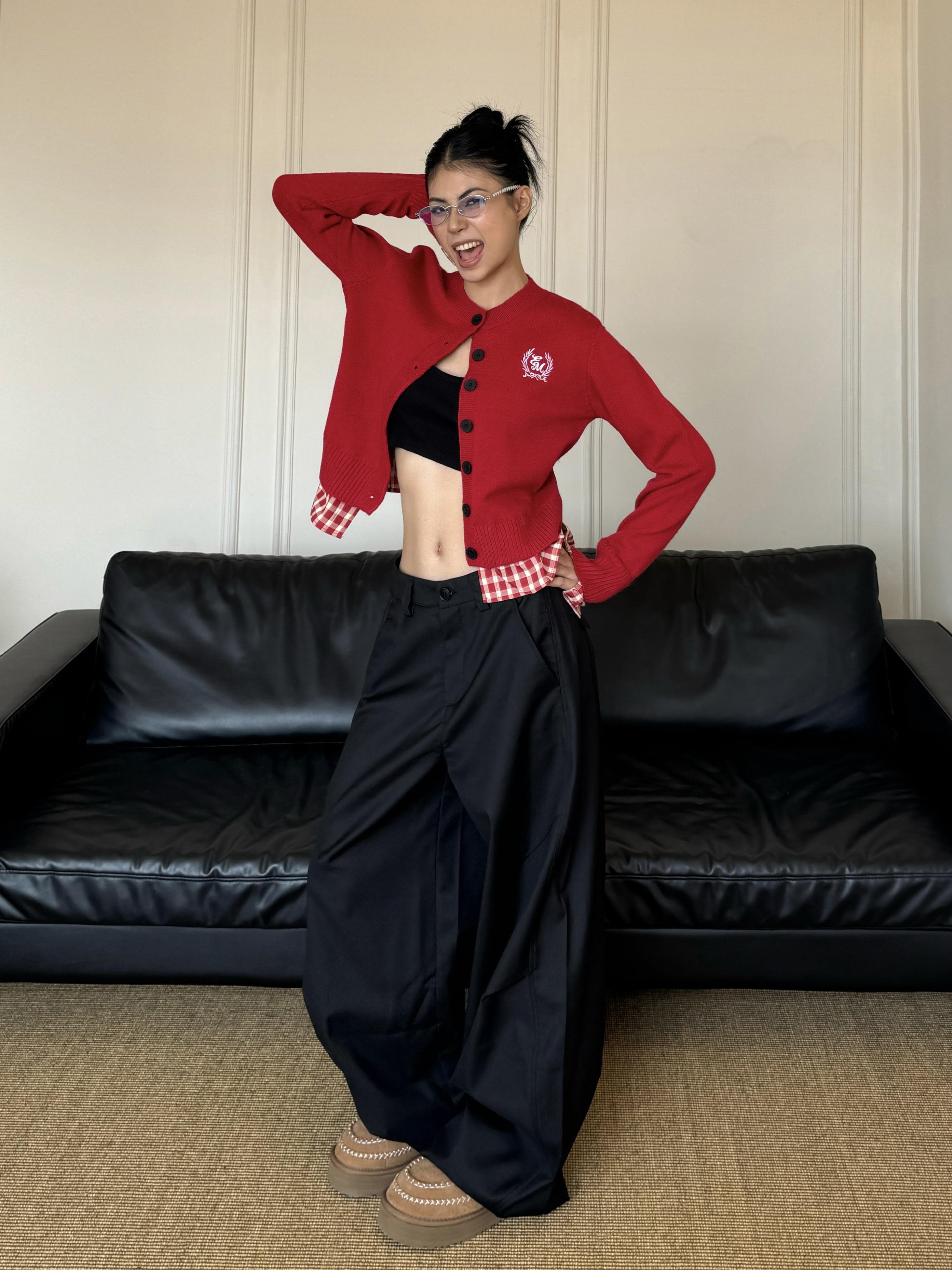 Spicy College Style Knitted Cardigan Sweater - Loose Fit, Spliced Two-Piece for Autumn/Winter Fashion Spicy College Style Knitted Cardigan Sweater - Loose Fit, Spliced Two-Piece for Autumn/Winter Fashion