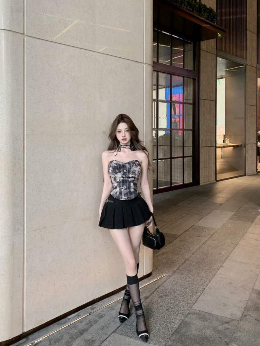 Spicy Girl Plaid Strapless Tank Top with Three-Dimensional Flowers - Summer Slim Fit Irregular Short Outerwear for Women Spicy Girl Plaid Strapless Tank Top with Three-Dimensional Flowers - Summer Slim Fit Irregular Short Outerwear for Women