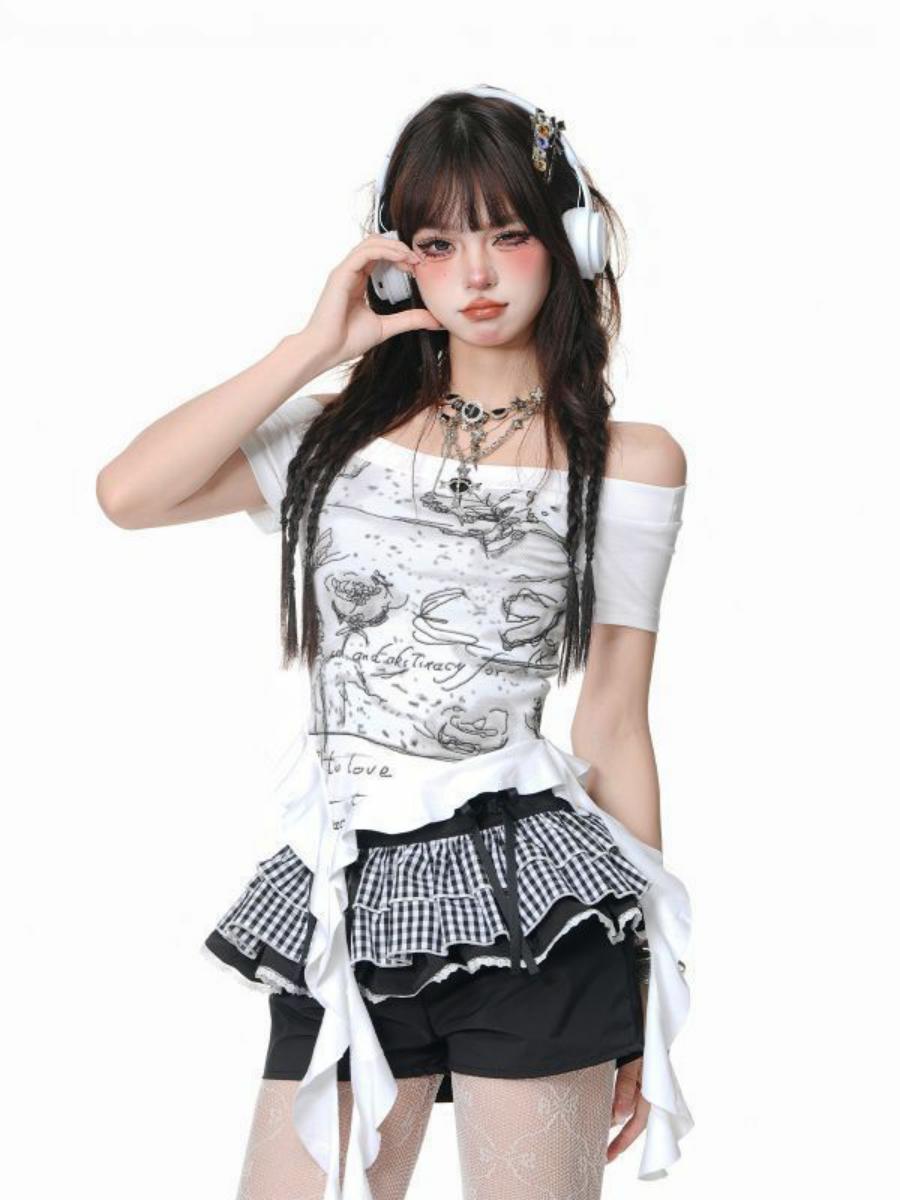 Spicy Personality Printed Off-Shoulder Short Sleeve T-Shirt for Women, Irregular Flowing Ribbon, Versatile American Style Top Spicy Personality Printed Off-Shoulder Short Sleeve T-Shirt for Women, Irregular Flowing Ribbon, Versatile American Style Top