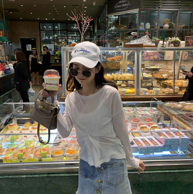 Spot Green Long Sleeve Tee with Sun Protection - Versatile Style, Fashionable Layering for All Occasions Spot Green Long Sleeve Tee with Sun Protection - Versatile Style, Fashionable Layering for All Occasions