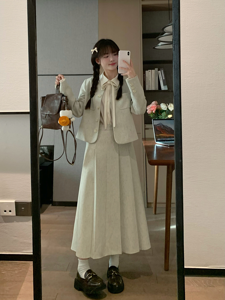 Spring Limited Edition Loose and Slimming Two-Piece Set for Women - Unique College Style Soft Top and Pants Outfit Spring Limited Edition Loose and Slimming Two-Piece Set for Women - Unique College Style Soft Top and Pants Outfit