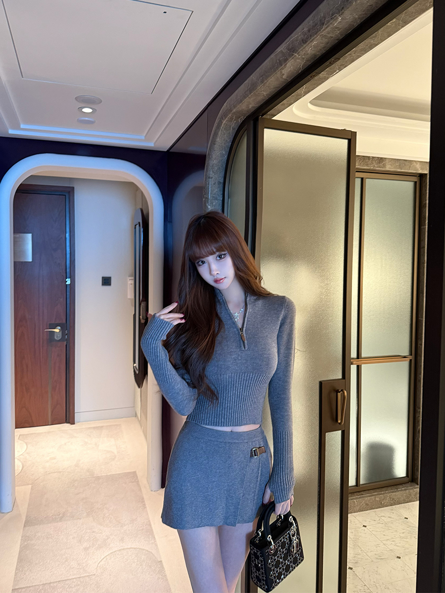 Spring/Summer Knitted Dress Set - Waist-Cinching Wool Sweater & Short Skirt Two-Piece, British University Style, Trendy Fashion