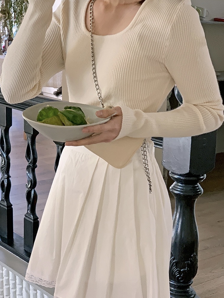 Square-Neck Ribbed Knit T-Shirt in Korean Style - Trendy 90s Inspired Inner Layer Top for Effortless Everyday Fashion Square-Neck Ribbed Knit T-Shirt in Korean Style - Trendy 90s Inspired Inner Layer Top for Effortless Everyday Fashion