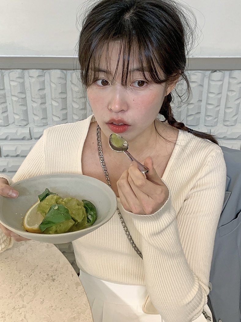 Square-Neck Ribbed Knit T-Shirt in Korean Style - Trendy 90s Inspired Inner Layer Top for Effortless Everyday Fashion Square-Neck Ribbed Knit T-Shirt in Korean Style - Trendy 90s Inspired Inner Layer Top for Effortless Everyday Fashion