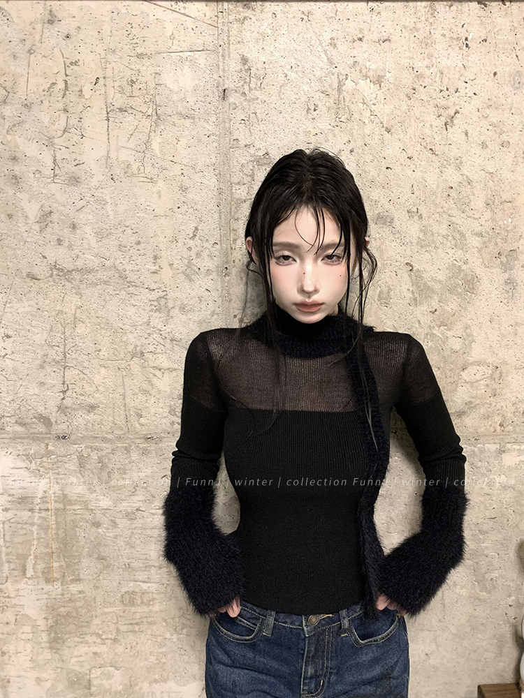 Square Sweetheart Hunting Design Slim Fit Base Layer Top for Women with Scarf - 90s Inspired Trendy Style Square Sweetheart Hunting Design Slim Fit Base Layer Top for Women with Scarf - 90s Inspired Trendy Style