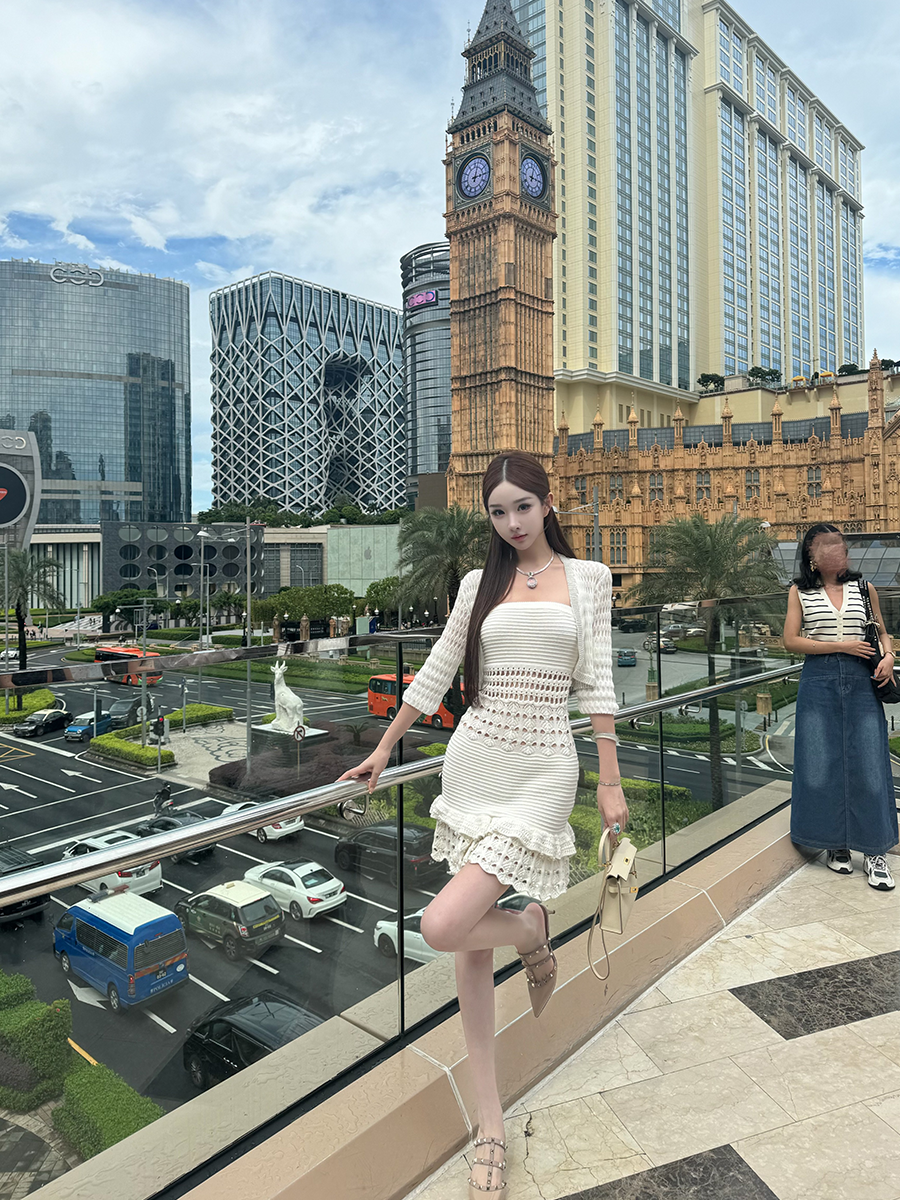 Strapless Pure Cotton Knitted Dress and Cardigan Set - Women's Niche Design, Vintage Style, Elegant Pearl Detail Strapless Pure Cotton Knitted Dress and Cardigan Set - Women's Niche Design, Vintage Style, Elegant Pearl Detail