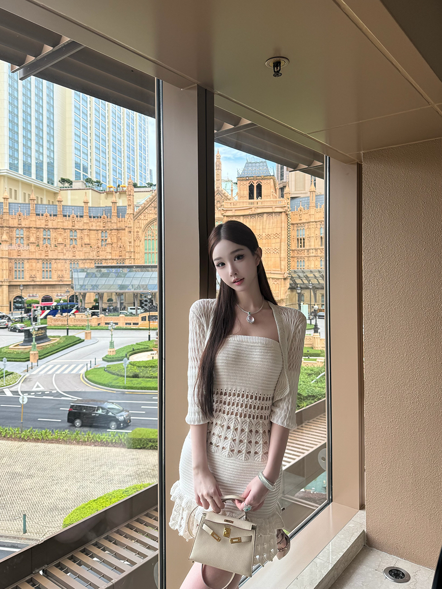 Strapless Pure Cotton Knitted Dress and Cardigan Set - Women's Niche Design, Vintage Style, Elegant Pearl Detail Strapless Pure Cotton Knitted Dress and Cardigan Set - Women's Niche Design, Vintage Style, Elegant Pearl Detail