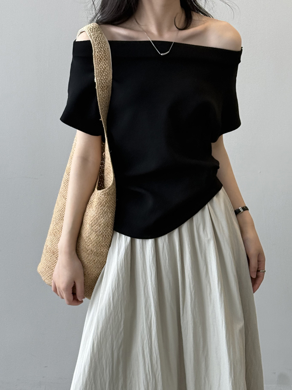 Striped Off-Shoulder Short Sleeve T-Shirt for Women - Slim Fit, Waist-Cinching, Flattering American Style Top for Summer 2025 Striped Off-Shoulder Short Sleeve T-Shirt for Women - Slim Fit, Waist-Cinching, Flattering American Style Top for Summer 2025