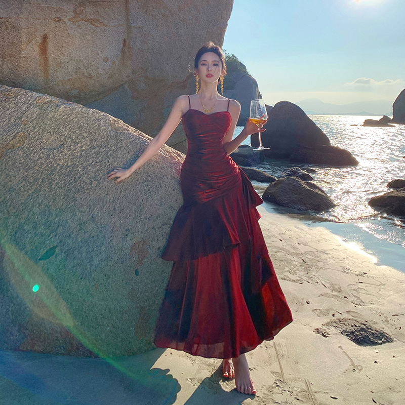 Stunning Purple Mermaid-Style Dress with Ruffles and Fitted Waist for Summer Ceremonies - Elegant Flowy Design Stunning Purple Mermaid-Style Dress with Ruffles and Fitted Waist for Summer Ceremonies - Elegant Flowy Design