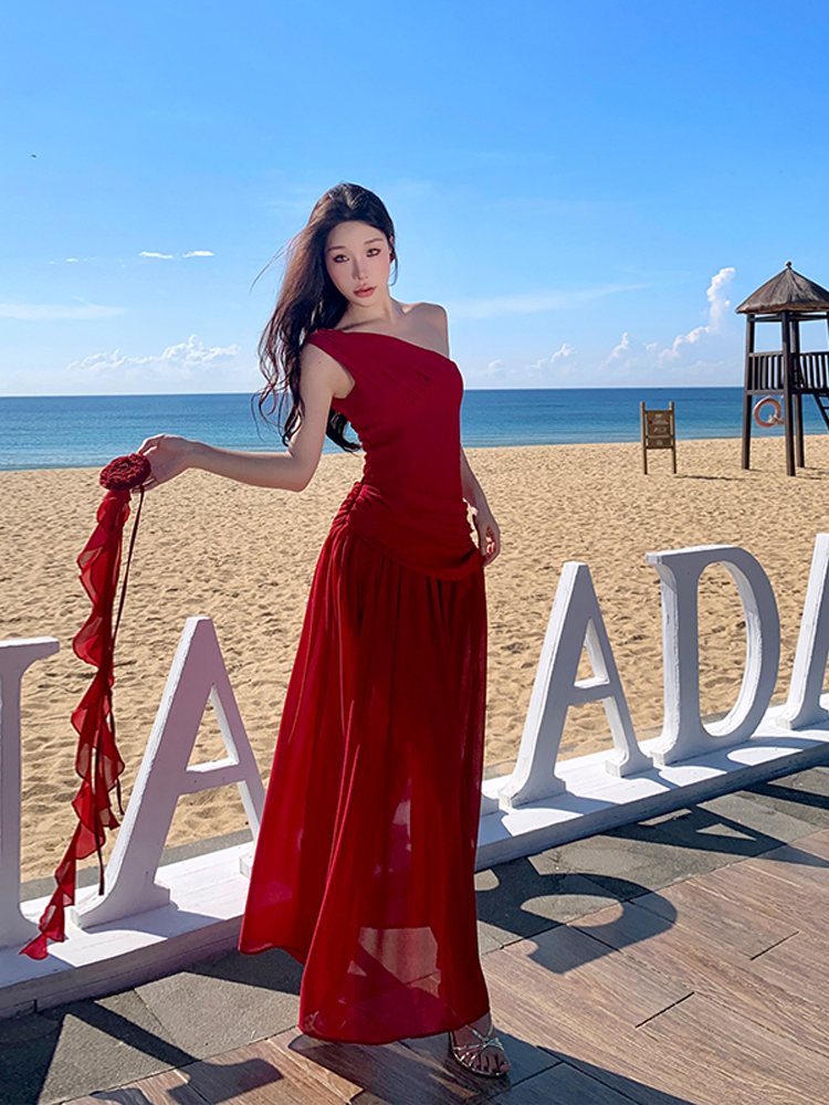 Stunning Red Ankle-Length Chiffon One-Shoulder Dress with Draped Design for High-End Summer Beach Vacation Style Stunning Red Ankle-Length Chiffon One-Shoulder Dress with Draped Design for High-End Summer Beach Vacation Style