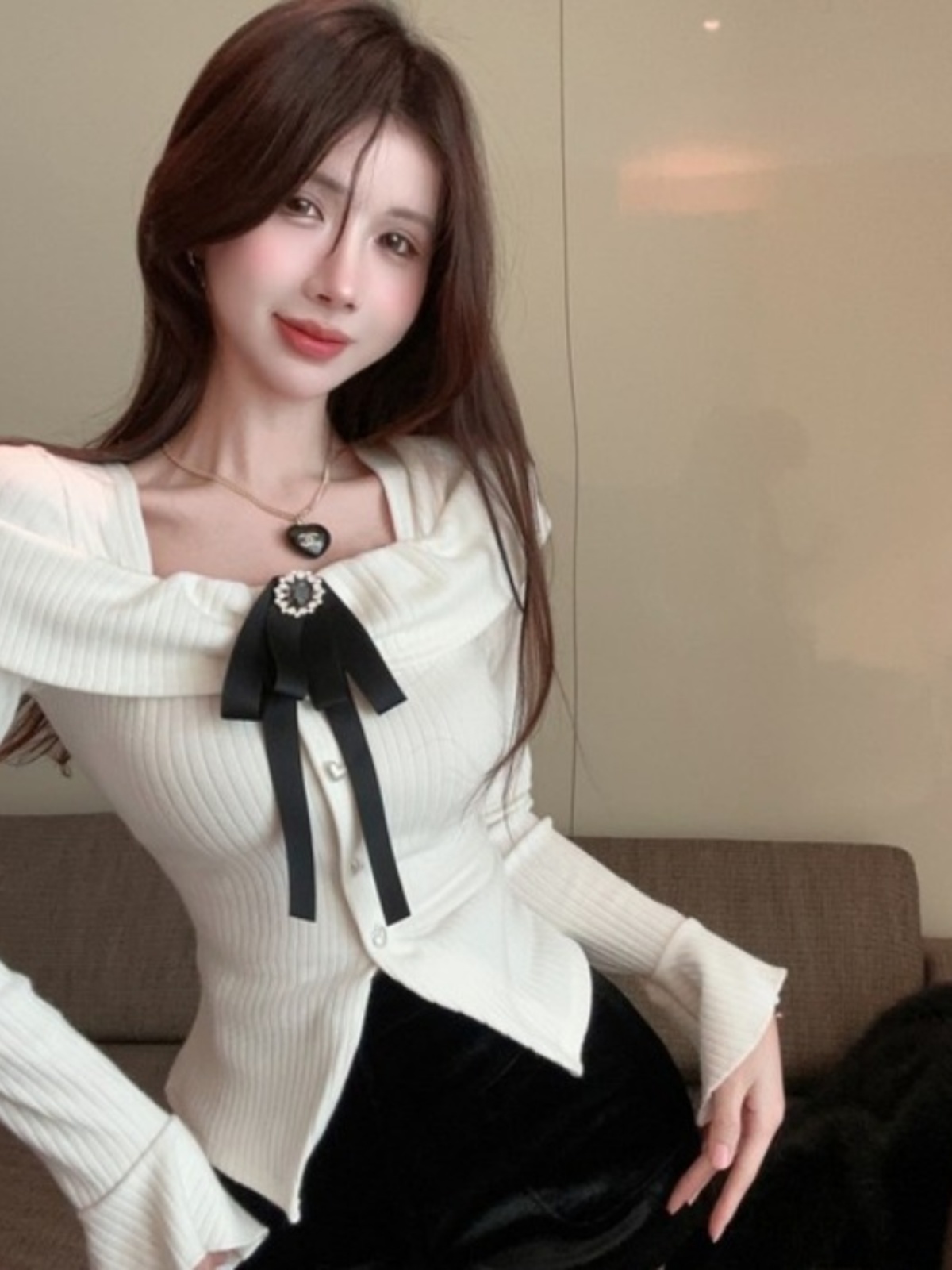 Stylish French Bow Tie Long Sleeve Knitted Top for Women - Unique Slim Fit Blouse for Autumn and Winter Fashion Stylish French Bow Tie Long Sleeve Knitted Top for Women - Unique Slim Fit Blouse for Autumn and Winter Fashion